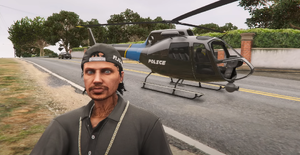 Gacha et l'hélicoptère de pollos.png
