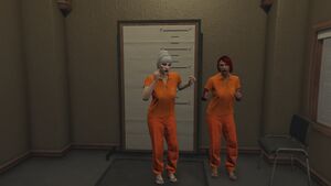 Soledad et Swann en prisonnières Round ONE.jpg